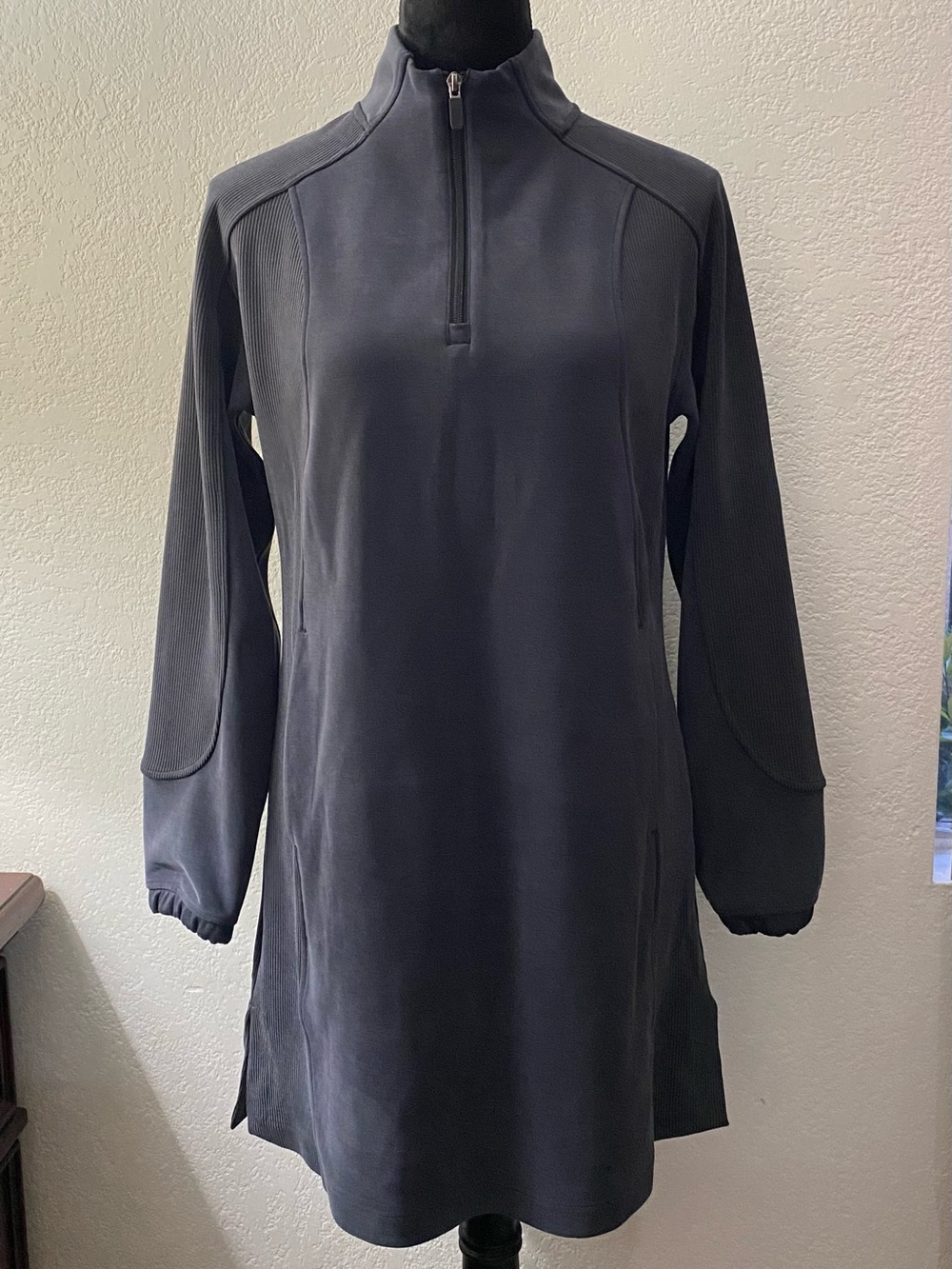 Lululemon Nulux long-sleeve tennis dress in a dark gray color. size S